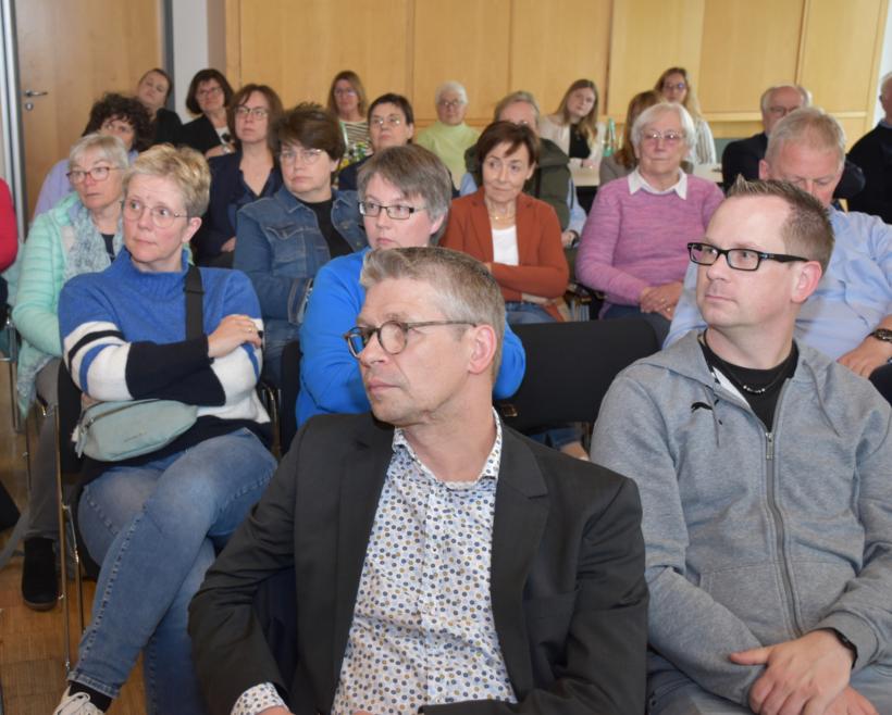 Der Caritasverband Ahaus-Vreden hatte zur öffentlichen, inhaltlichen Delegiertenversammlung in das Kreuzzentrum Heek geladen.